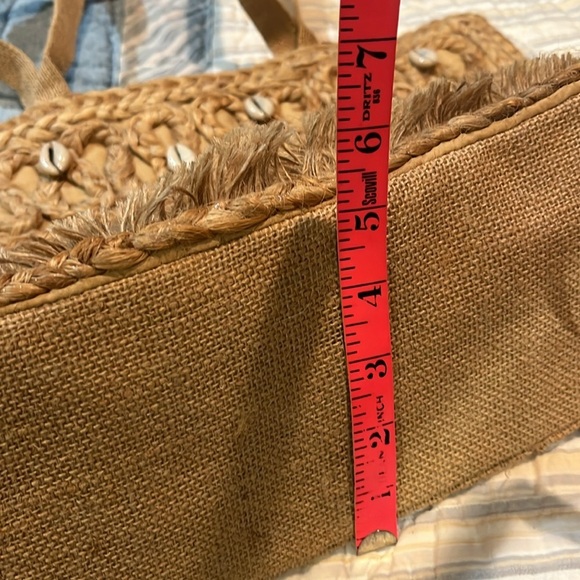 Vintage Woven Straw Handbag Tote Seashell Rattan Travel Beach Boho Aloha 70s 80s - Picture 13 of 13